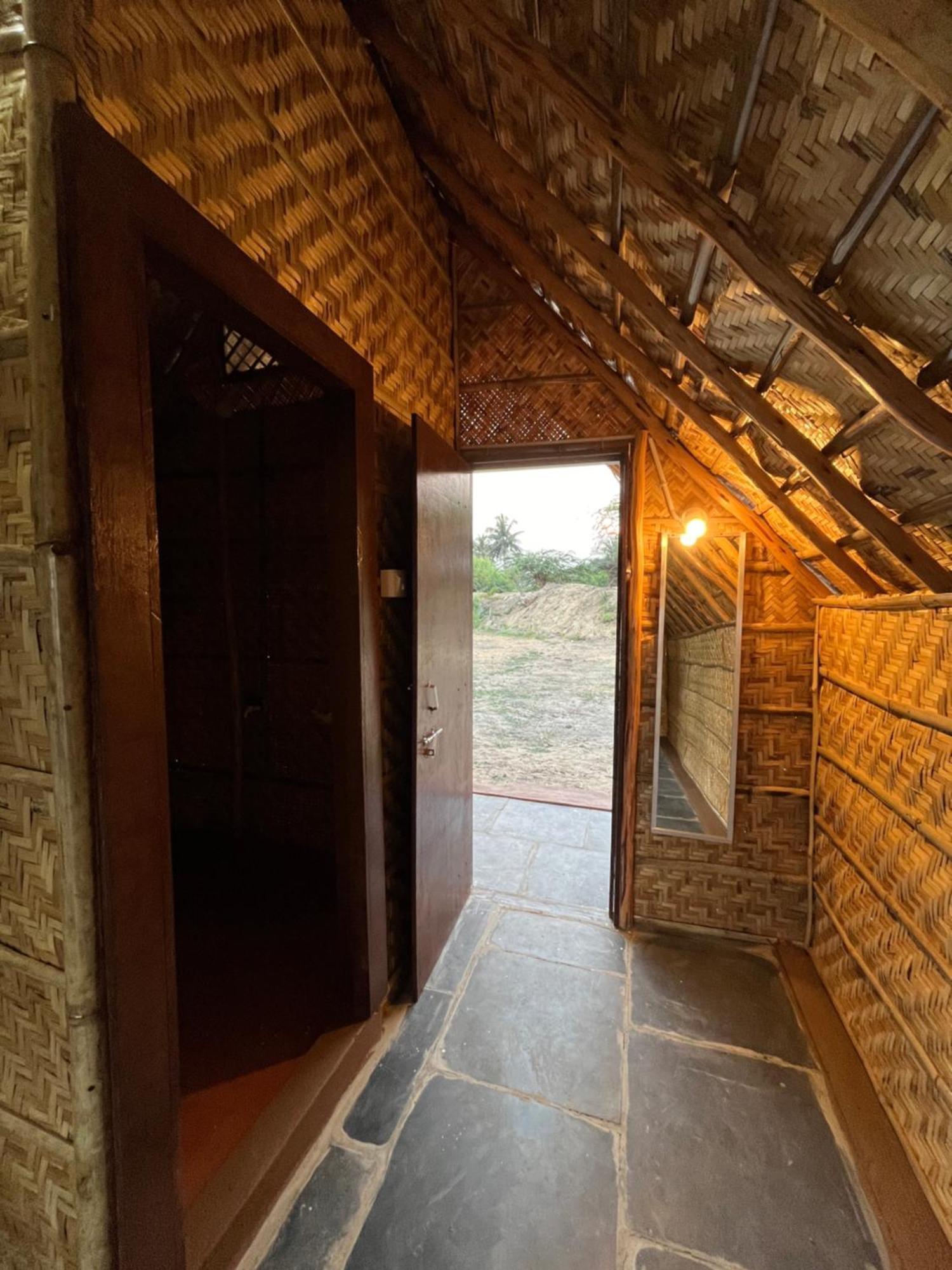 Tropical Hampi Hotel Luaran gambar