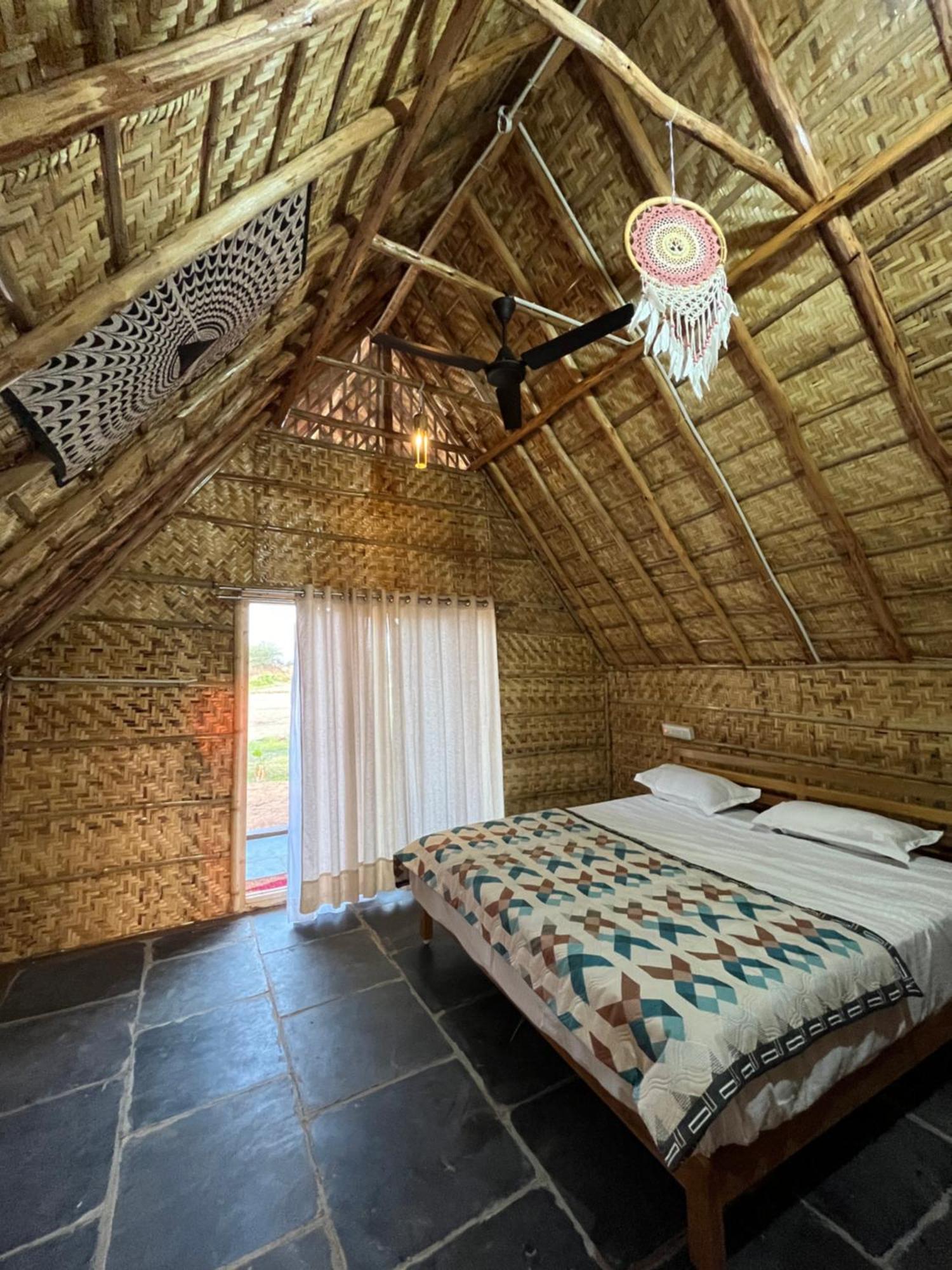 Tropical Hampi Hotel Luaran gambar