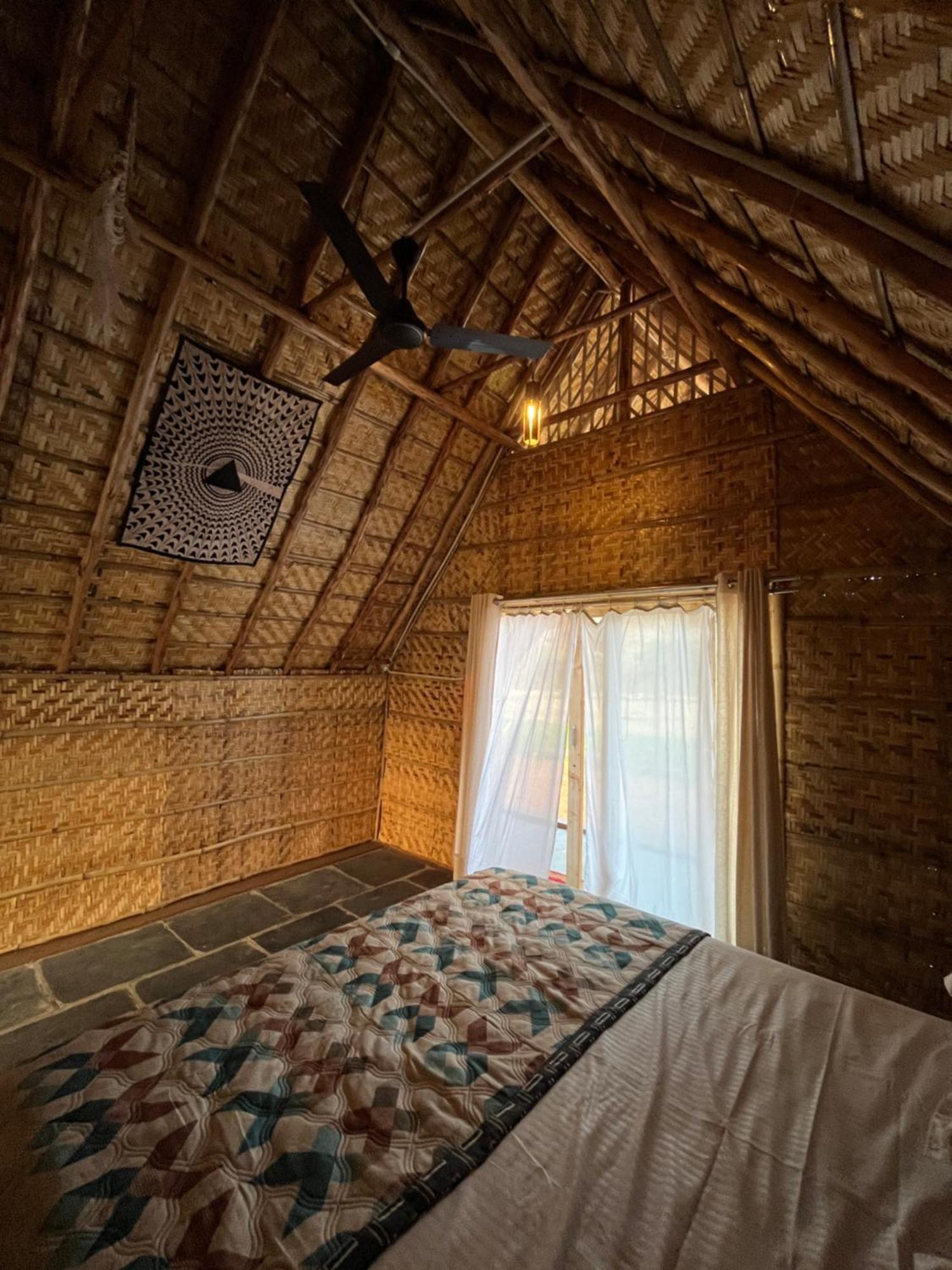 Tropical Hampi Hotel Luaran gambar