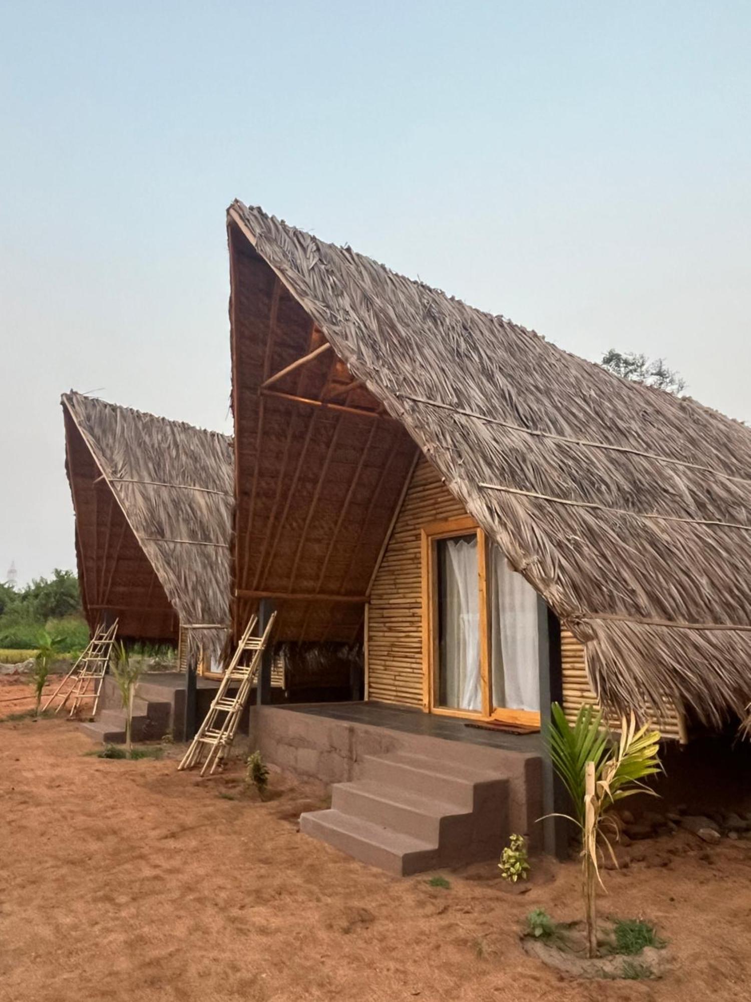 Tropical Hampi Hotel Luaran gambar