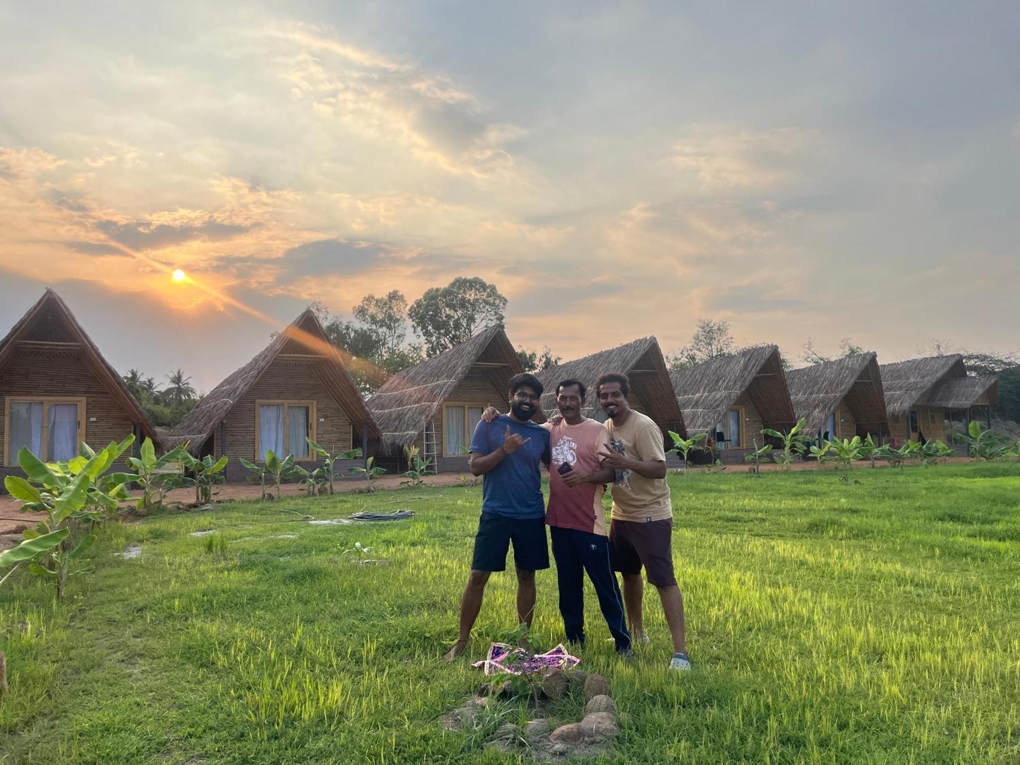 Tropical Hampi Hotel Luaran gambar