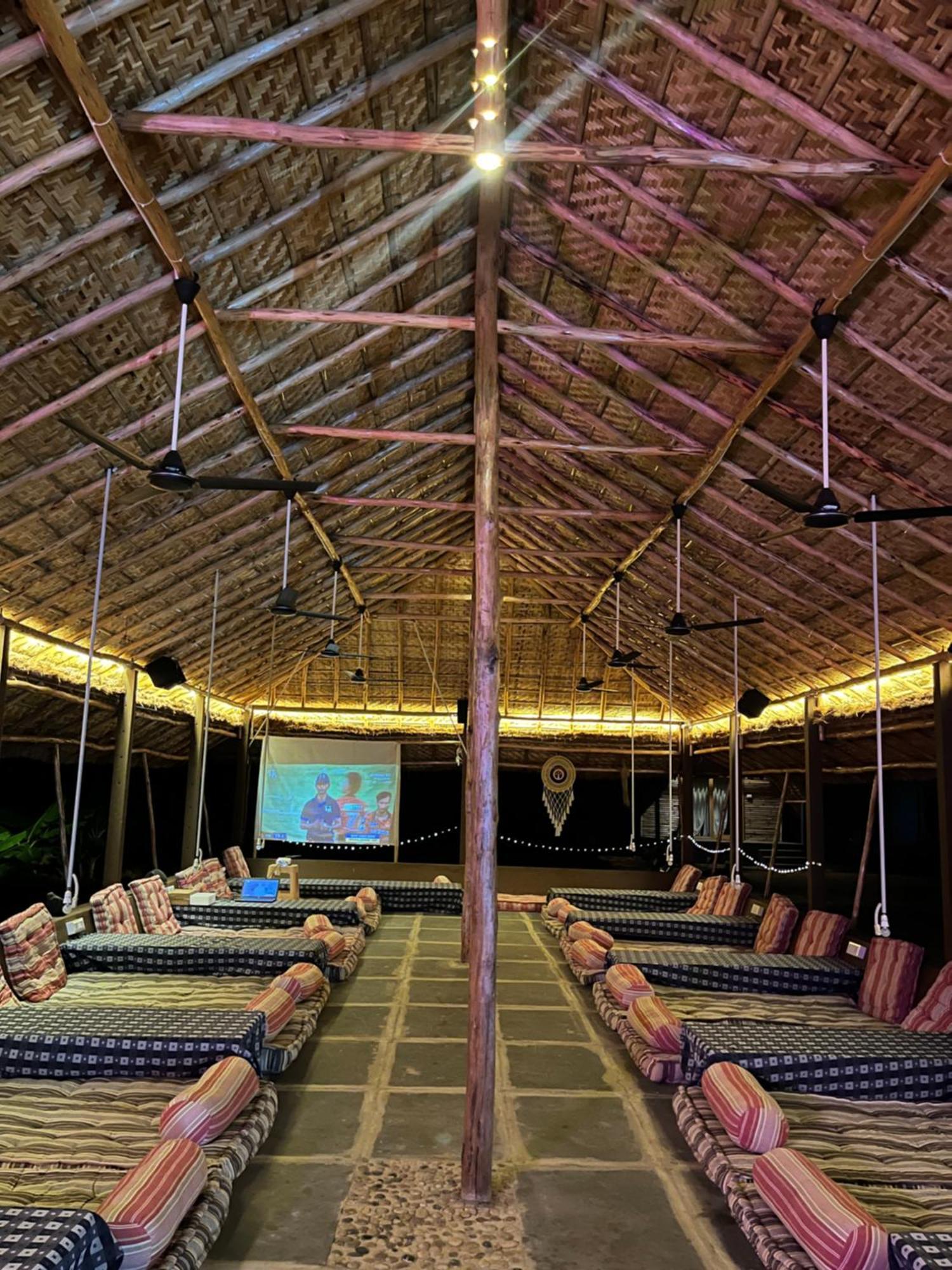 Tropical Hampi Hotel Luaran gambar