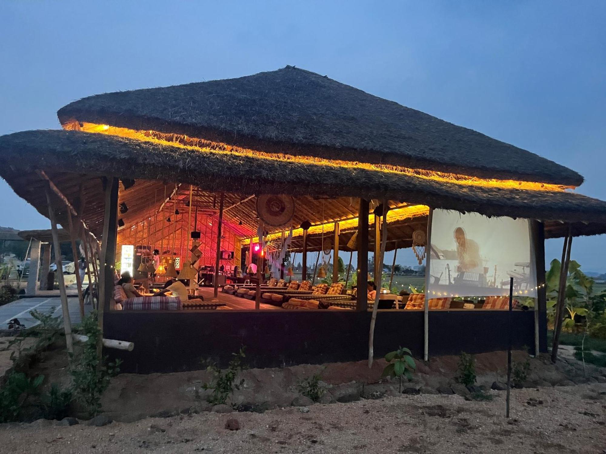 Tropical Hampi Hotel Luaran gambar