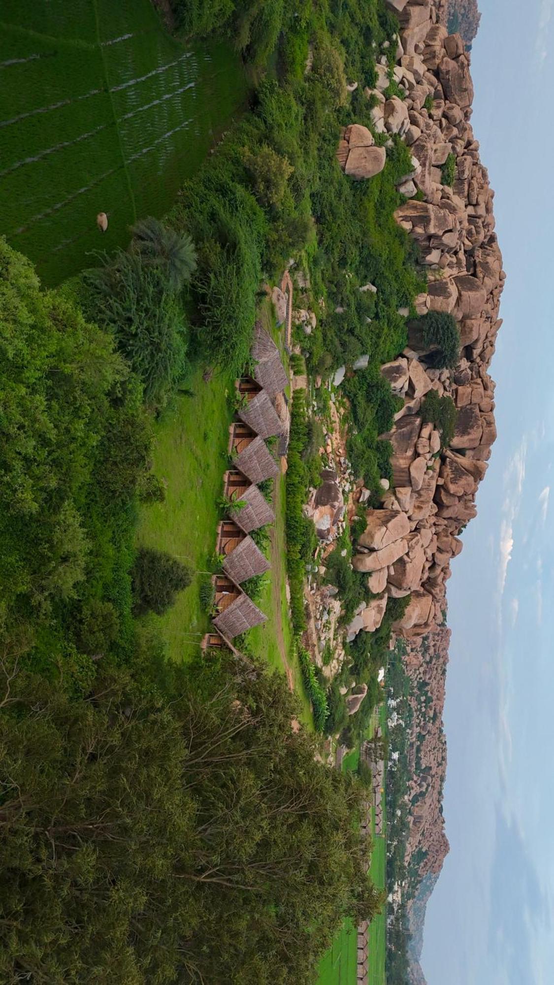 Tropical Hampi Hotel Luaran gambar