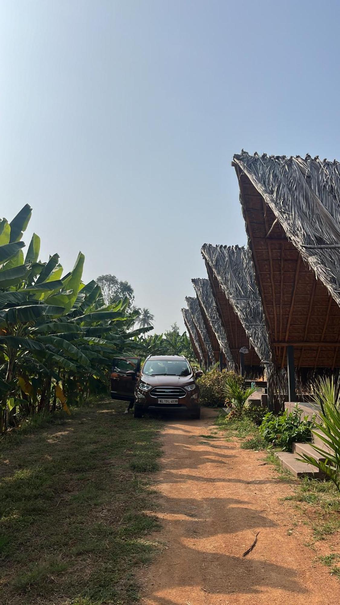 Tropical Hampi Hotel Luaran gambar